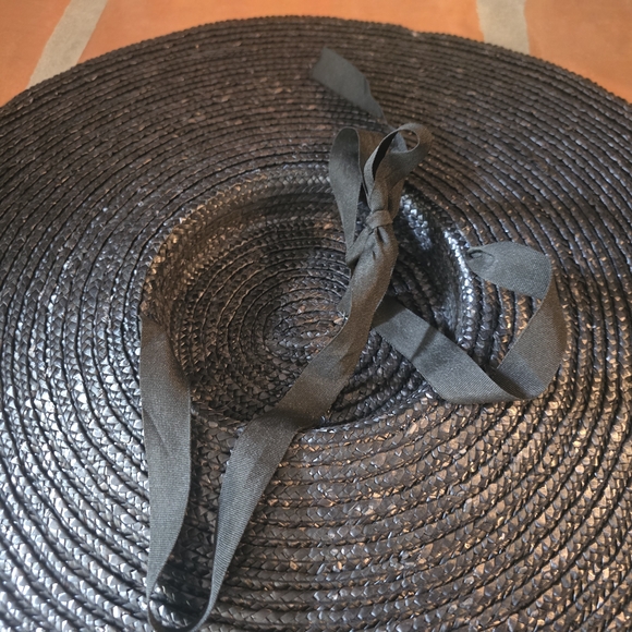 Elegant Black Woven Hat by [Brand] - Picture 4 of 4
